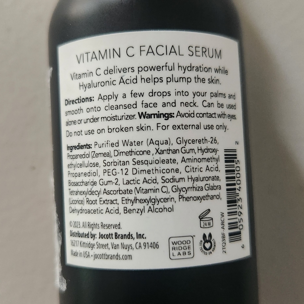 Pearlessence Vitamin C and Hyaluronic Acid Brightening Facial Serum - Picture 2 of 3